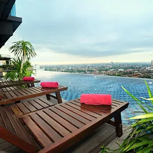 Centre Hotel